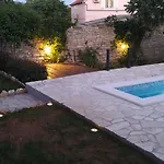 Kamena Kuca Rutar
