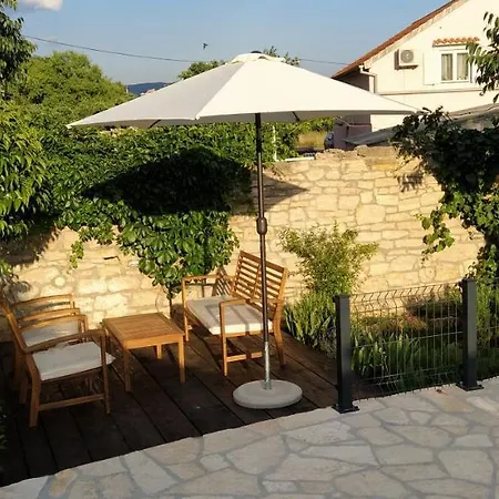 Kamena Kuca Rutar Casa de Férias